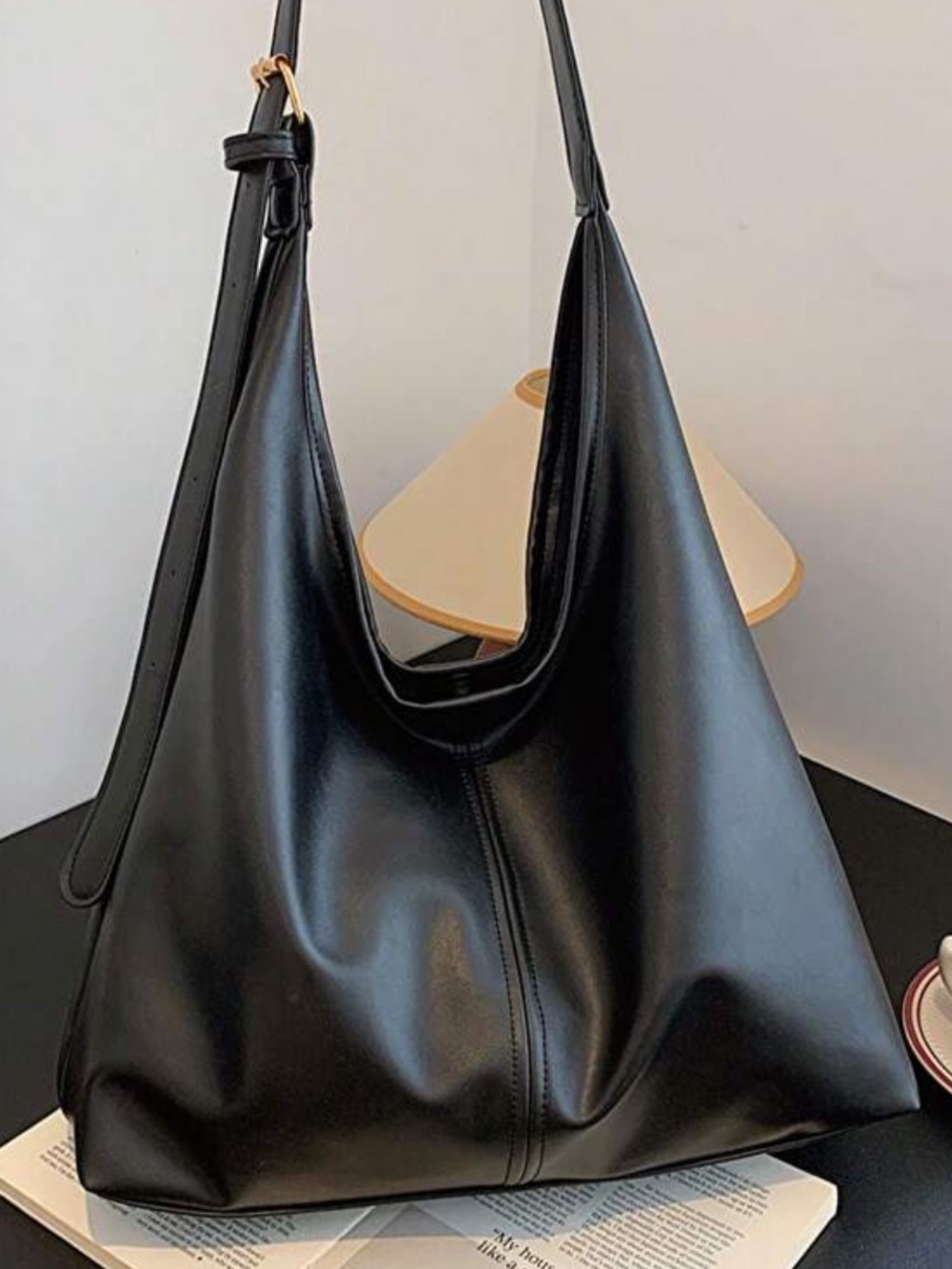 Classic Black Leather Shoulder Bag - Sleek Everyday Tote - Picture 2 of 2